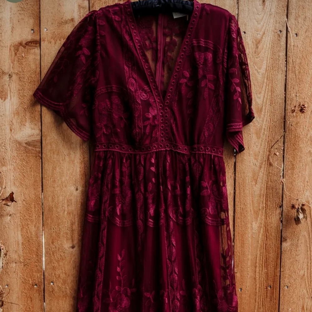 Large Bella Ella lace dress